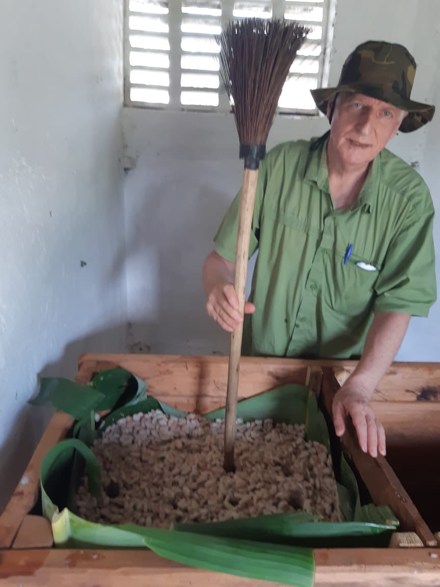 Presentado por: Albertus Eskes en Español: Nuevos Atributos del Cacao Fino, Fermentaciones y Subproductos